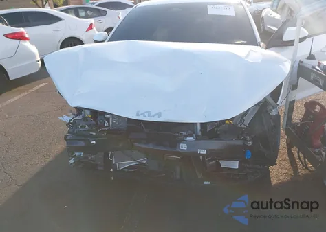 2025 Kia K4 Lxs из США, поврежденный, VIN 3KPFT4DE8SE174603